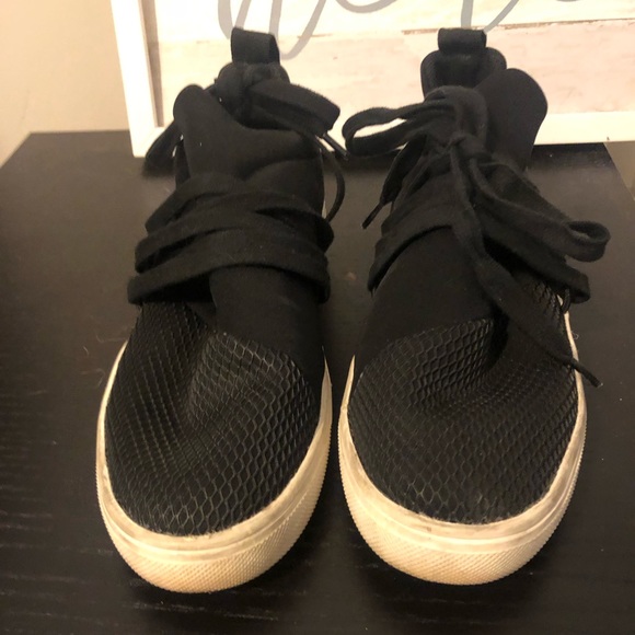 steve madden sneakers - Picture 2 of 3